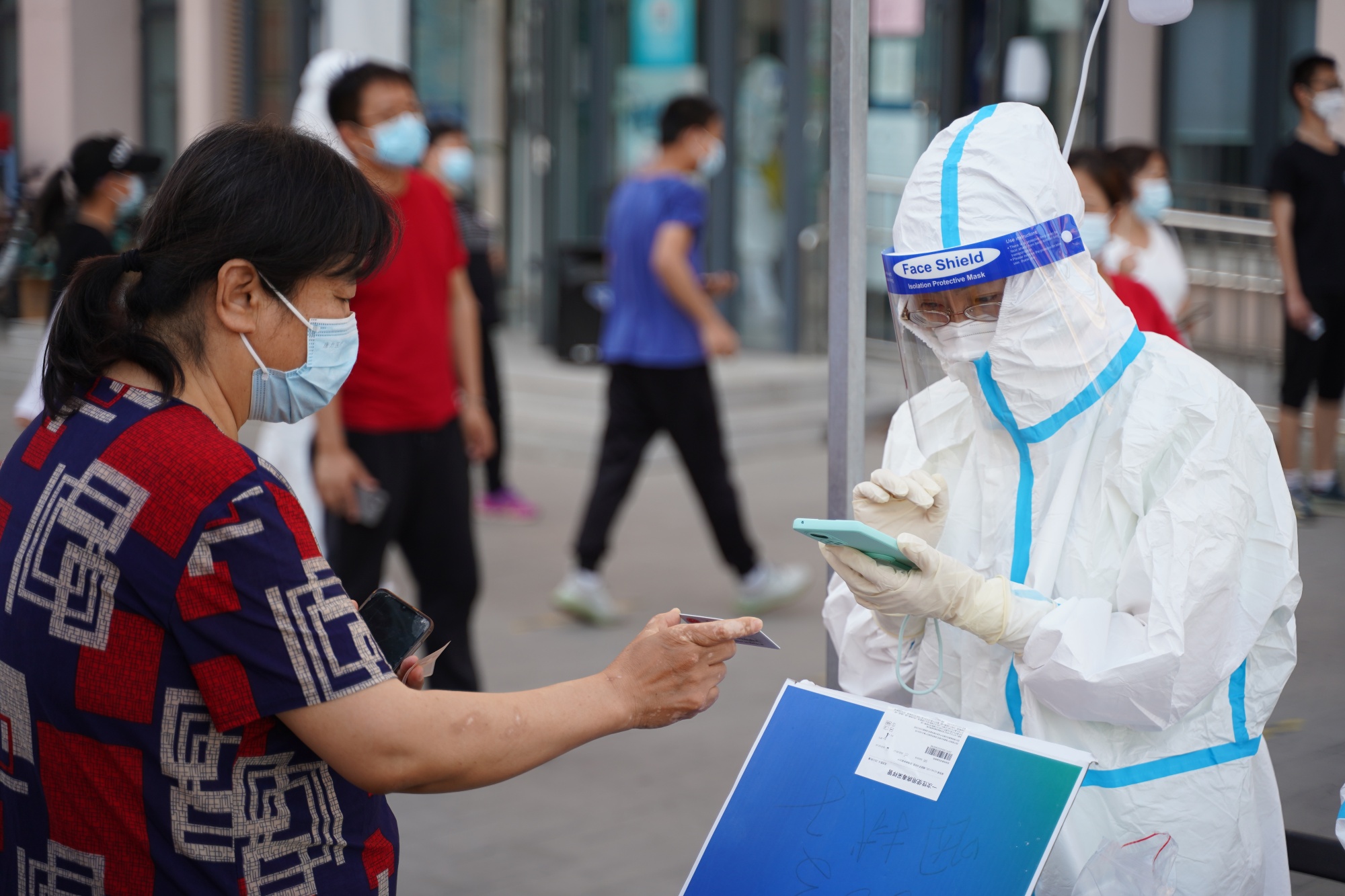 “低风险地区进京须持7日内核酸证明” 低风险地区人员进返京不需7日内核酸证明？-第1张图片